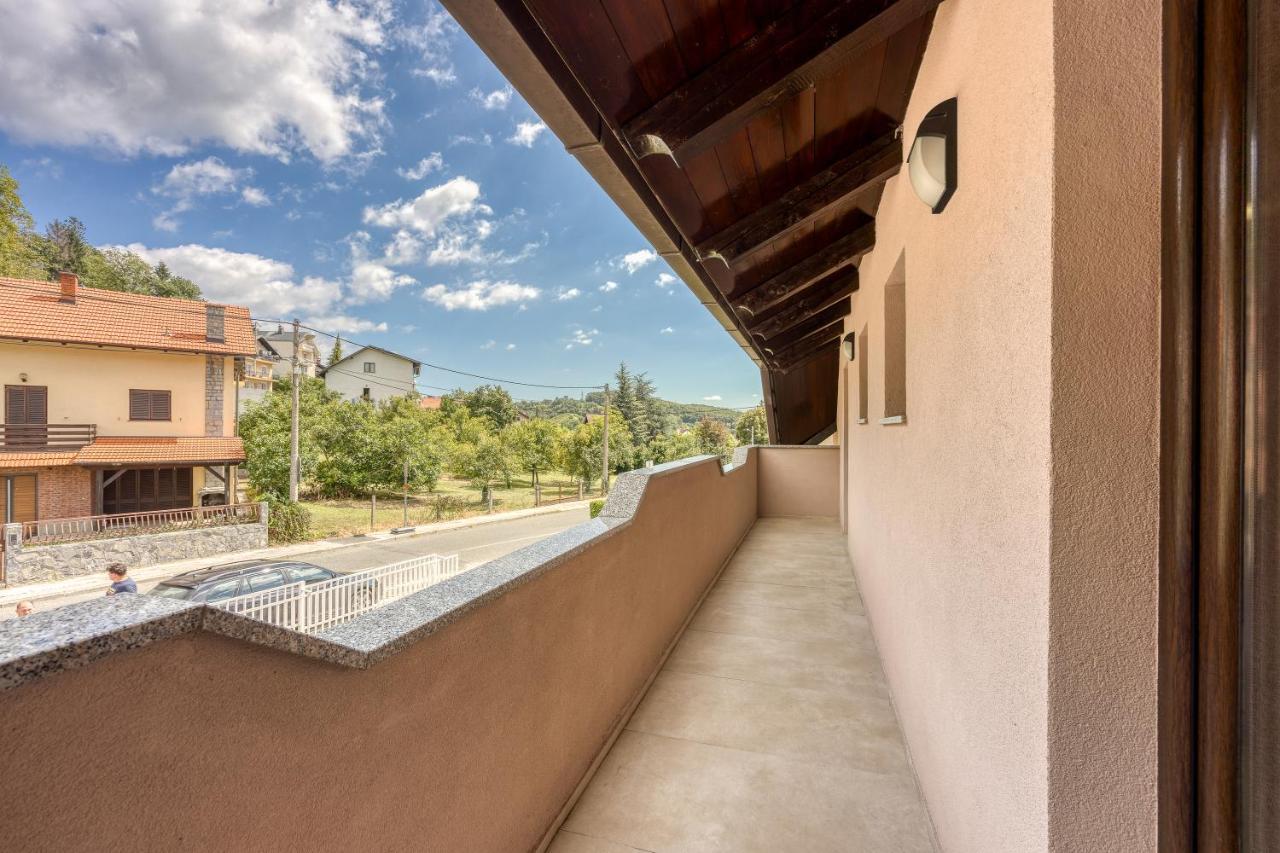 Urban Oasis With Terrace And Parking - Happy Apartament *
