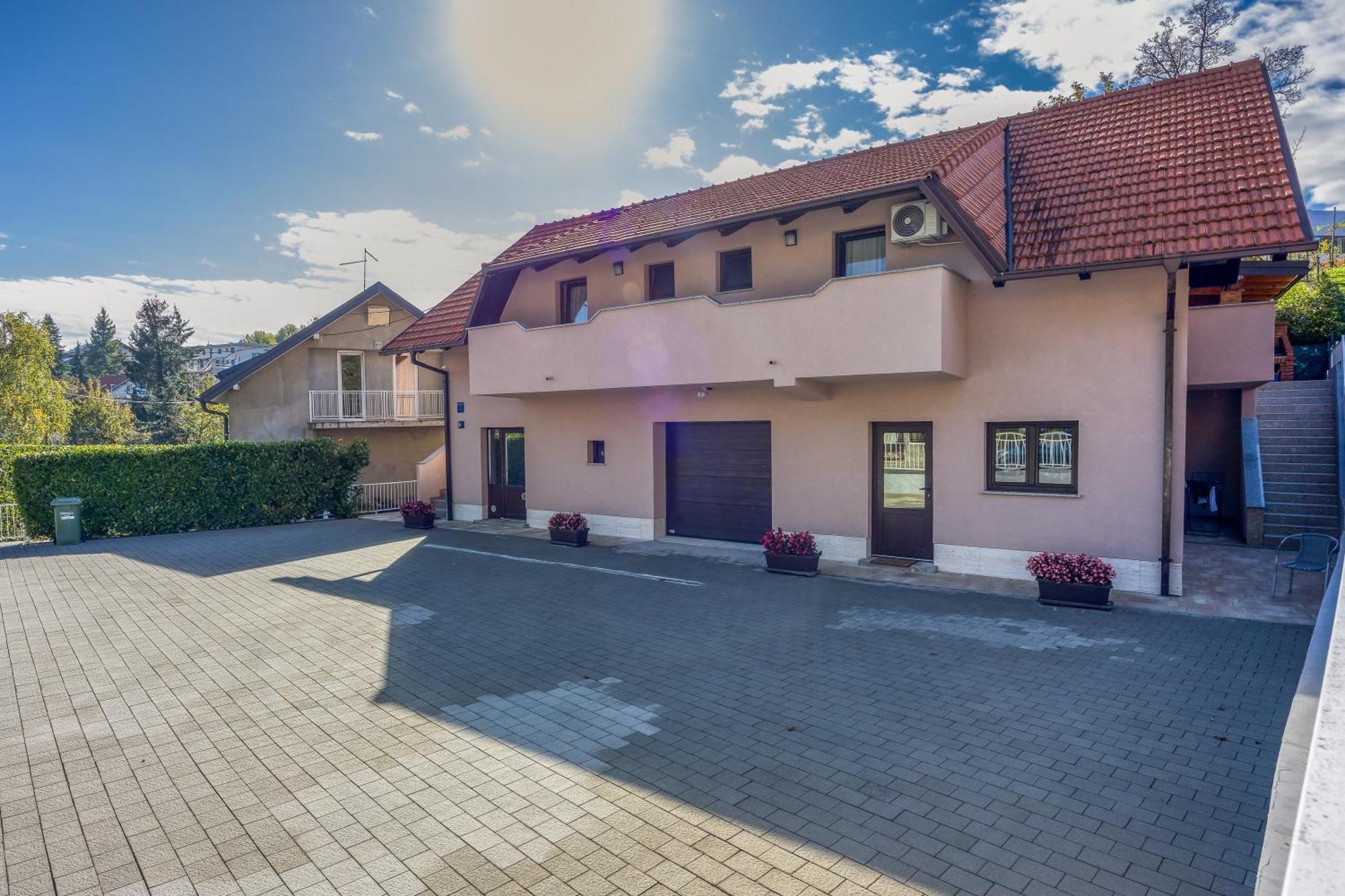 Urban Oasis With Terrace And Parking - Happy Apartment Zagreb